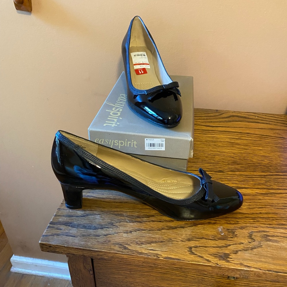 Ladies comfortable dress pump